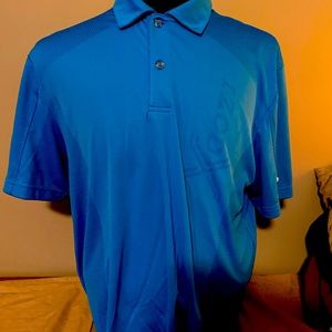 Men’s NWT IZod cool tech golf shirt.